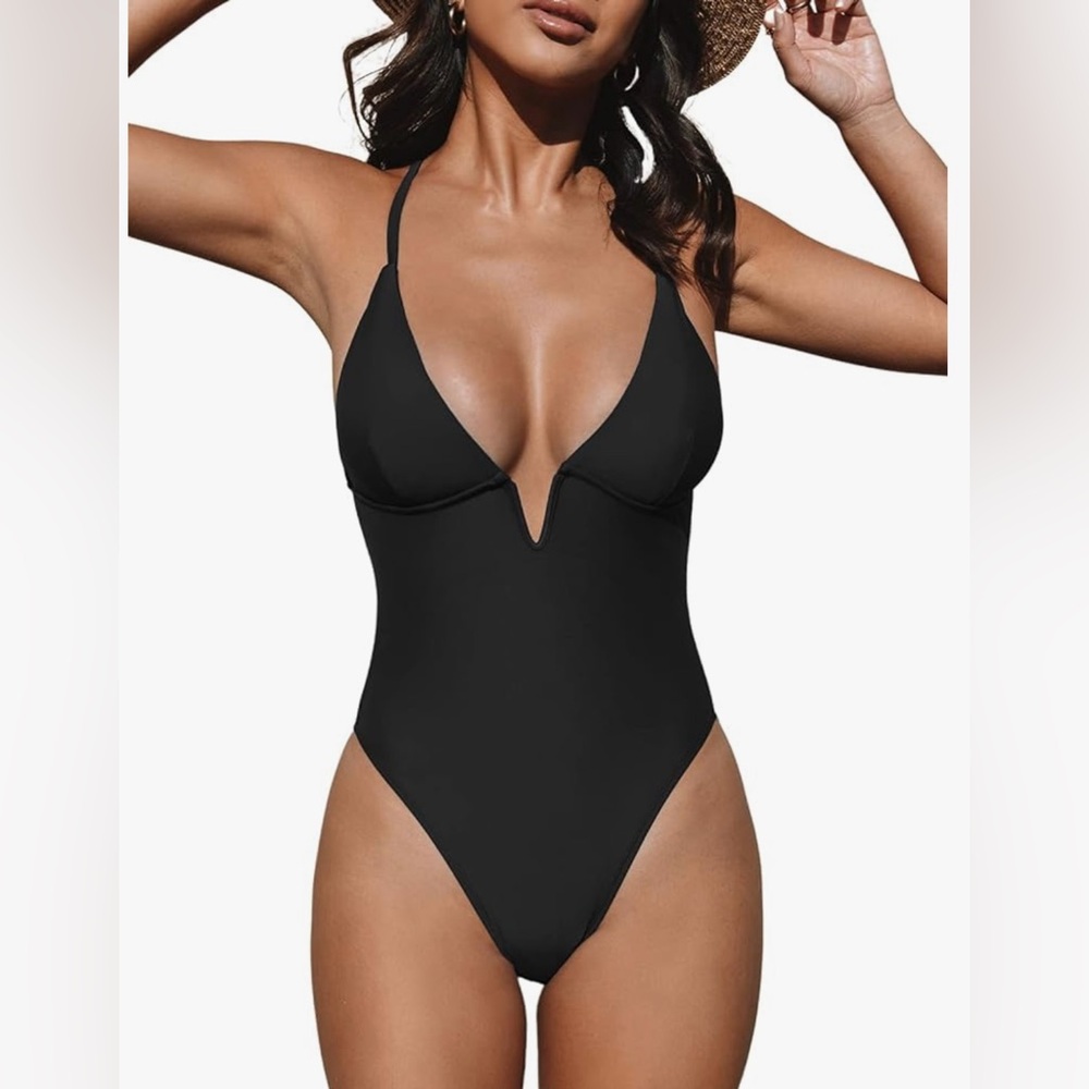 New CupShe Deep V Criss Cross Back 
Size Large